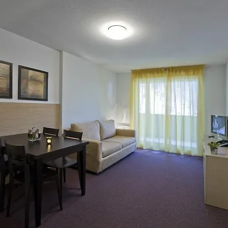 Hotel Les Terrasses De Labrau 4*
